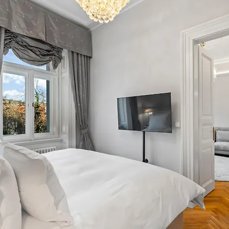 Vodickova Luxury Apartamento *