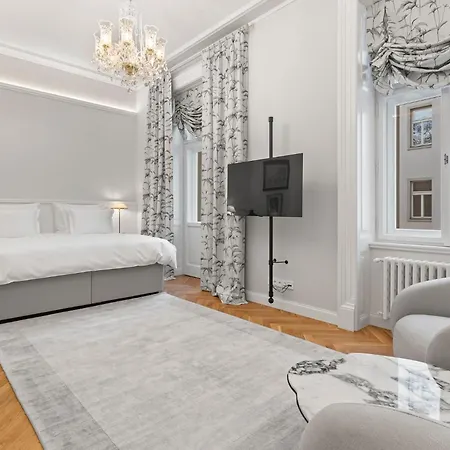 Vodickova Luxury Apartment *