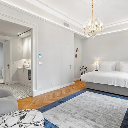 Vodickova Luxury Apartment